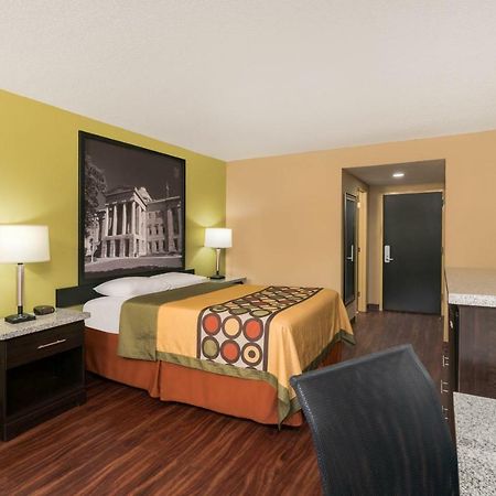 Super 8 By Wyndham Raleigh North East Hotell Exteriör bild