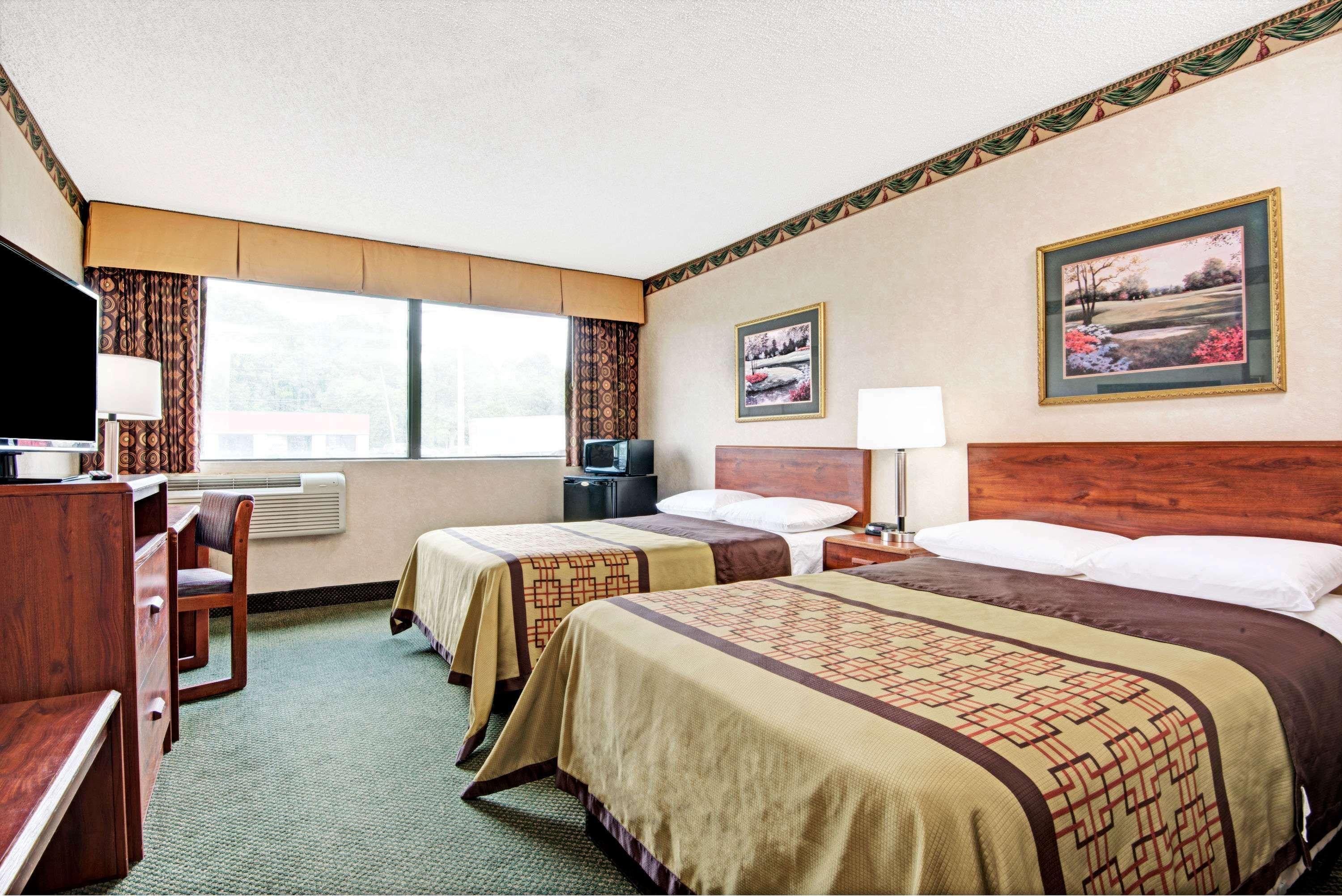 Super 8 By Wyndham Raleigh North East Hotell Exteriör bild